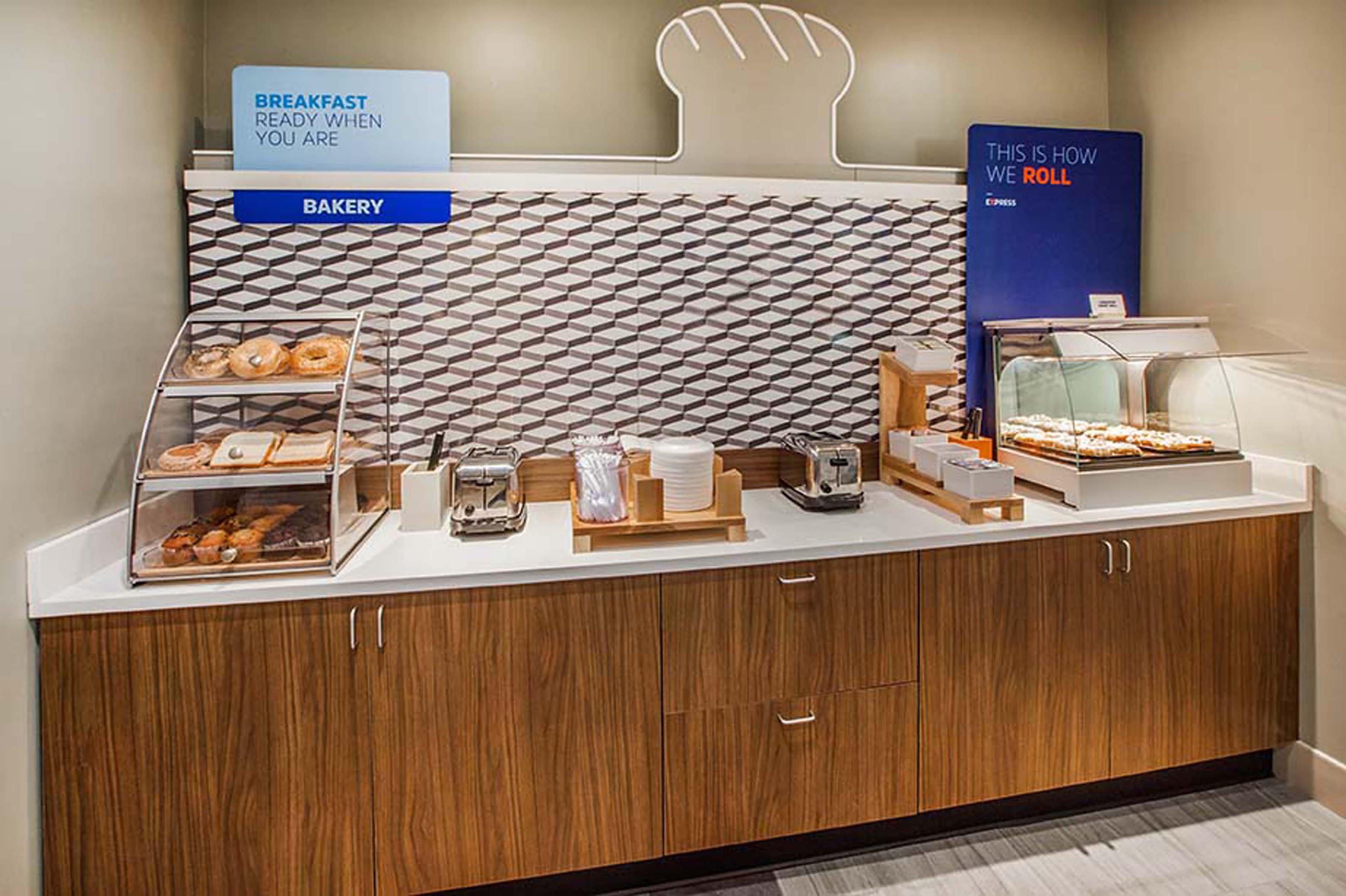 Holiday Inn Express And Suites Wheeling By Ihg Triadelphia Kültér fotó