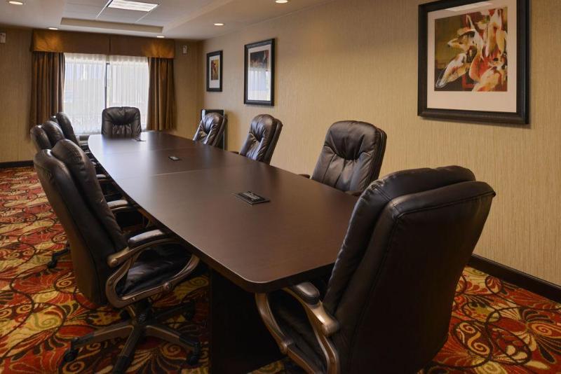 Holiday Inn Express And Suites Wheeling By Ihg Triadelphia Kültér fotó